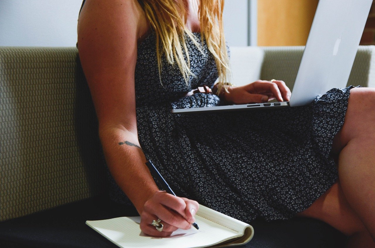 How to tell what platform a website is built on